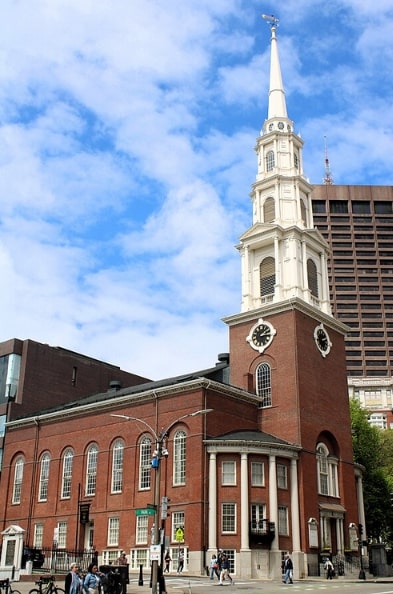 Photo: Park Street Church, Boston, Massachusetts. Credit: Farragutful; Wikimedia Commons.