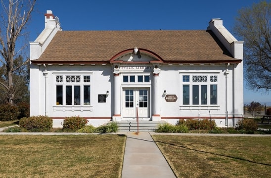 Photo: Bayliss Library in Glenn County, California, built in 1917. Credit: Frank Schulenburg; Wikimedia Commons.