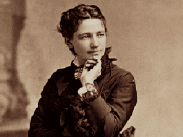 Photo: Victoria Woodhull, c. 1860s. Source: Harvard Art Museum/Fogg Museum, Historical Photographs and Special Visual Collections Department, Fine Arts Library; Wikimedia Commons.