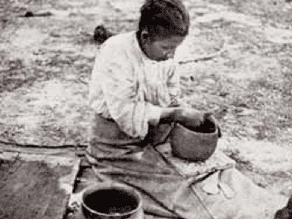 Photo: Rachel Brown, a Catawba potter, c. 1908. Credit: National Geographic; Wikimedia Commons.