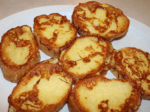 Photo: French toast served at Mac's Restaurant in Rochester, Minnesota. Credit: Jonathunder; Wikimedia Commons.