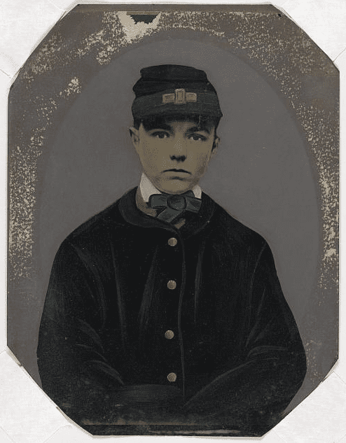 Photo: unidentified young Union Civil War soldier