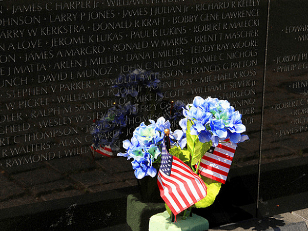 Photo: Vietnam Veterans Memorial. Credit: Ingfbruno; Wikimedia Commons.
