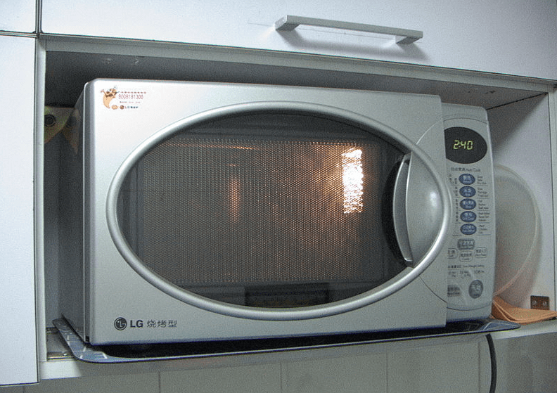 The History of the Microwave Oven 