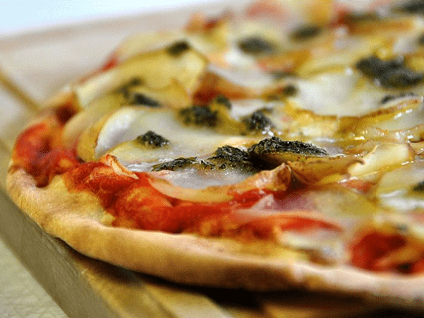 Photo: pizza. Credit: cyclonebill; Wikimedia Commons.