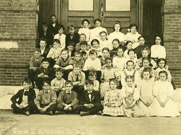 Photo: 5th Grade Class at the Batchelder Street School in Laconia, New Hampshire, May 1908