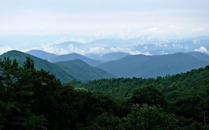 Photo: the Blue Ridge Mountains as seen from the Blue Ridge Parkway, North Carolina