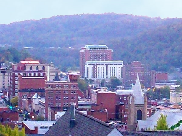 Photo: Morgantown, West Virginia. Credit: (WT-shared) Zverzver; Wikimedia Commons.