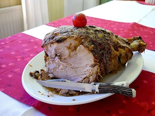 Photo: a holiday ham. Credit: Santeri Viinamäki; Wikimedia Commons.