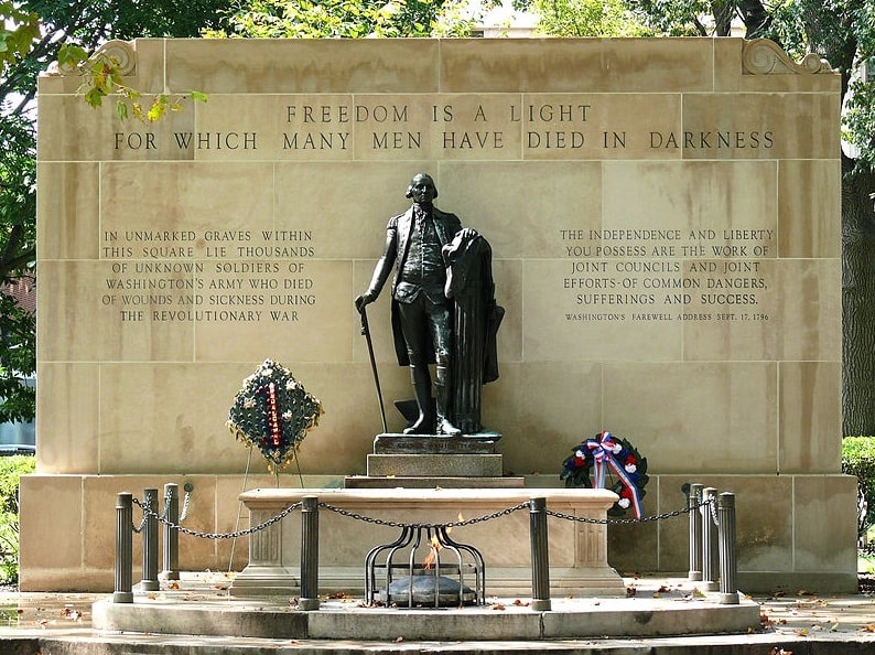 Photo: the Tomb of the Unknown Revolutionary War Soldier in Washington Square, Philadelphia, Pennsylvania