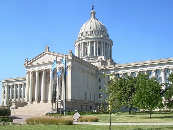 Photo: Oklahoma State Capitol, Oklahoma City, Oklahoma. Credit: © Caleb Long; Wikimedia Commons.