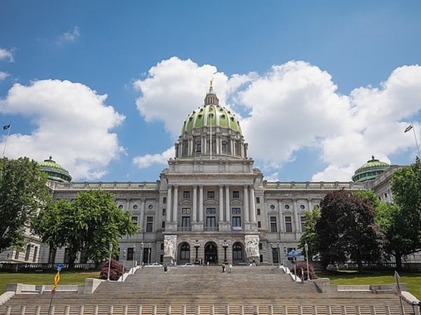 Photo: Pennsylvania State Capitol, Harrisburg, Pennsylvania. Credit: Governor Tom Wolf; Wikimedia Commons.