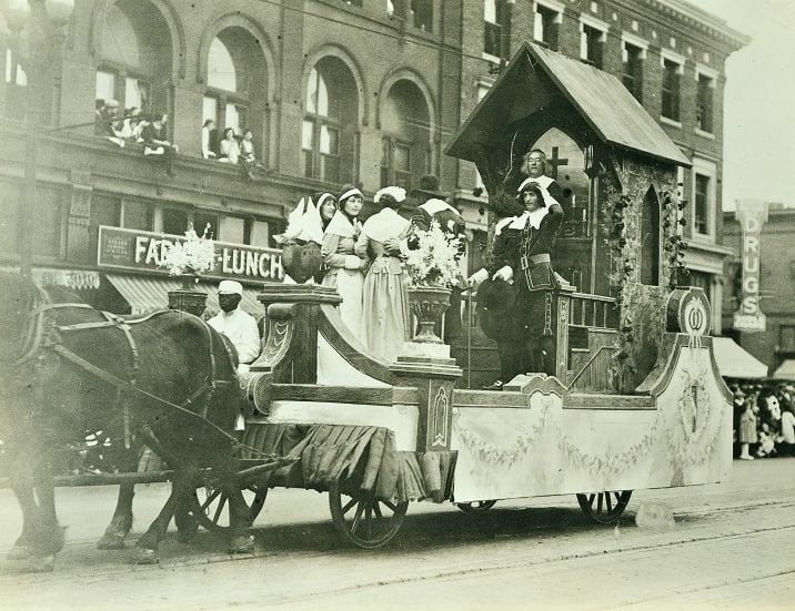 Photo: “First Marriage in Plymouth of Mayflower Passengers Edward Winslow and Mrs. Susanna White” float from the 1920 “Pilgrims Pageant” parade in Omaha, Nebraska, sponsored by the Concord Club of Omaha. From the Louis R. Bostwick Collection, Folder RG 3147. Courtesy of the Nebraska Historical Society.