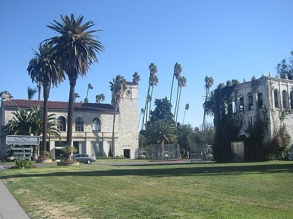 Photo: entrance of the Hollywood Forever Cemetery in Hollywood, California. Credit: Gary Minnaert; Wikimedia Commons.