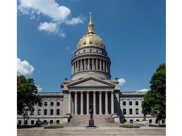 Photo: the West Virginia State Capitol, Charleston, West Virginia. Credit: Carol M. Highsmith; Library of Congress, Prints and Photographs Division.