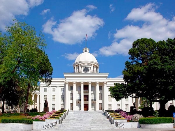 Photo: Alabama State Capitol, Montgomery, Alabama. Credit: Carol M. Highsmith; Library of Congress, Prints and Photographs Division.