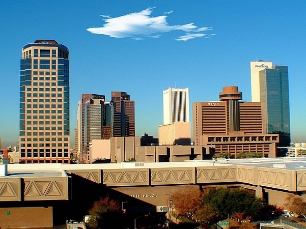 Photo: Phoenix, Arizona. Credit: Bravo1; Wikimedia Commons.
