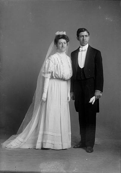 Photo: bride and groom, by C.M. Bell, between 1873 and c. 1916. Credit: Library of Congress, Prints and Photographs Division.