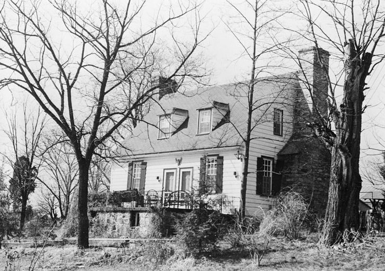 Photo: Fairfax Arms, also known as the Colchester Inn, a historic inn and tavern located in Colchester, Fairfax County, Virginia. Photo taken in 1959. This was the Duncan family’s second home. Credit: National Park Service; Wikimedia Commons.