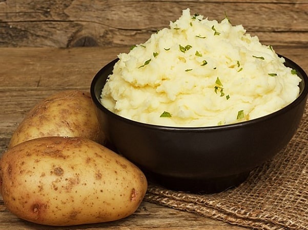 Photo: mashed potatoes. Credit: sousvideguy.com; Wikimedia Commons.
