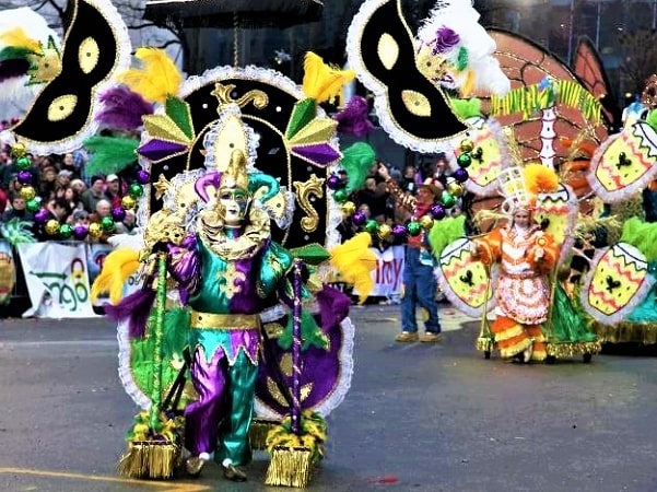 Photo: Mummers Parade on New Year's Day, Philadelphia, Pennsylvania, in 2011. Photographer: Carol M. Highsmith. Credit: Library of Congress, Prints and Photographs Division.