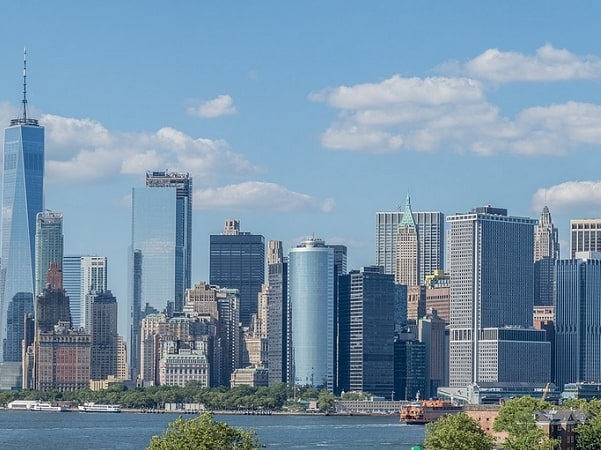Photo: lower Manhattan skyline, New York. Credit: MusikAnimal; Wikimedia Commons.