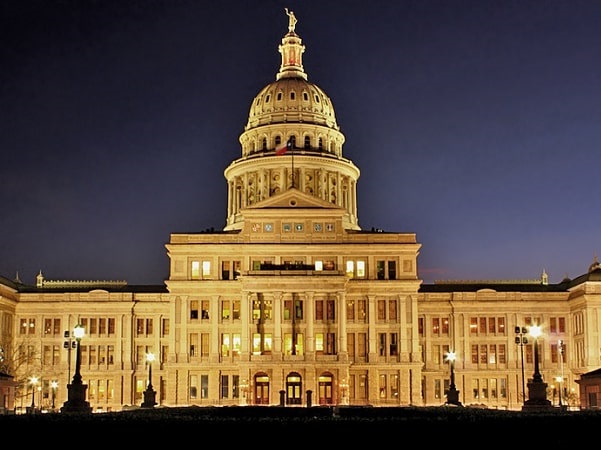 Photo: Texas State Capitol, Austin, Texas. Credit: Kumar Appaiah; Wikimedia Commons.