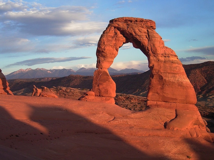 Photo: sunset at Delicate Arch (Arches National Park, Utah). Credit: Palacemusic; Wikimedia Commons.