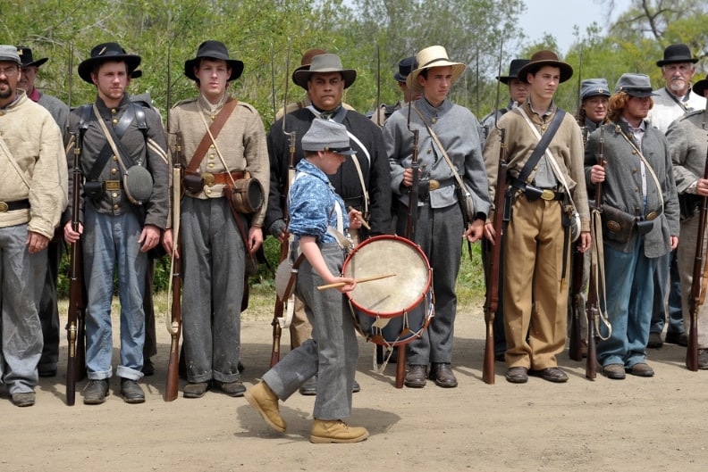 Photo: Civil War Confederate reenactors.