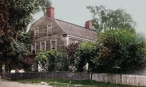 Photo: Sir William Pepperrell House, Kittery Point, Maine. Credit: from an original postcard published by the Detroit Photographic Company, c. 1905; Wikimedia Commons.