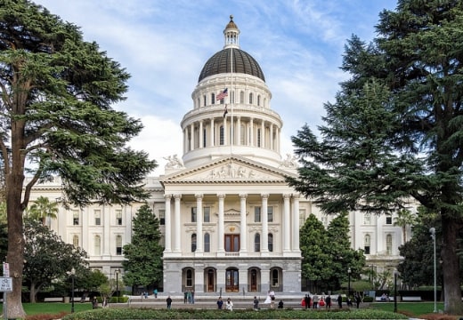 Photo: the California Capitol in Sacramento, California. Credit: Andre m; Wikimedia Commons.