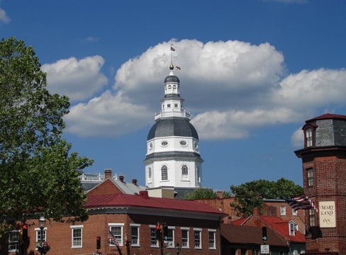 Photo: the Maryland State House in Annapolis, Maryland, dates to 1772, and houses the Maryland General Assembly and offices of the governor. Credit: Jyothis; Wikimedia Commons.