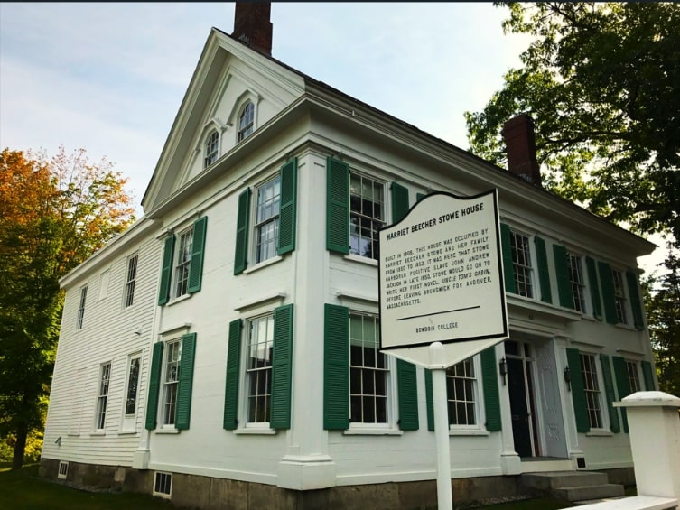 Photo: Photo: Titcomb-Stowe House, 63 Federal Street, Brunswick, Maine, built in 1807. Credit: Main Street Maine Digital Archive.
