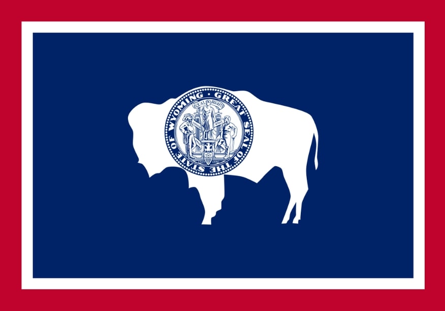 Illustration: Wyoming state flag. Credit: Wikimedia Commons.