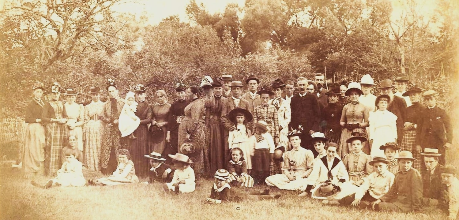 Photo: Hale family reunion in Newbury, Massachusetts, 1890. Credit: Susan York Gagnon.