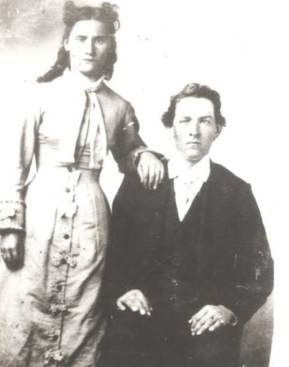Photo: Ann and Tillman Hinshaw. Credit: Joan Fawcett.
