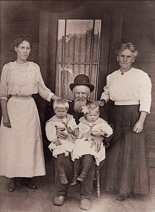 Photo: four generations of the Conlee/Hinshaw/Johnson family. Credit: Joan Fawcett.