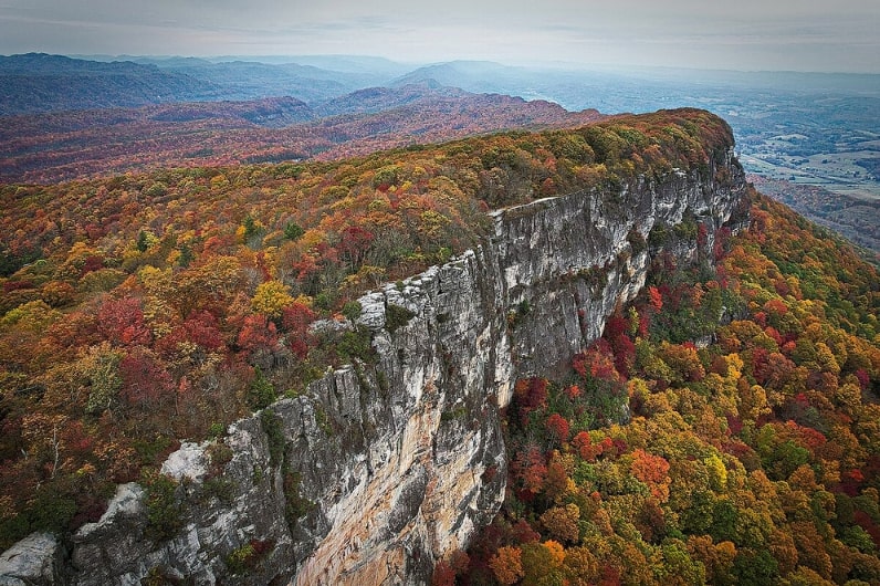 Photo: White Rocks, located near Sand Cave and the Cumberland Gap, Kentucky. Credit: BrianSWoods; Wikimedia Commons.